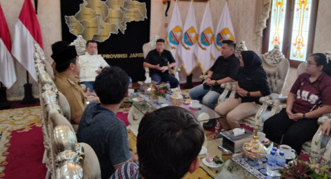 Lepas Tim Basket Pelajar Jambi, Al Haris Pesan Jaga Sportivitas dan Harumkan Nama Daerah